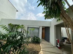 3chbre Villa dans Regis, Cocody à Louer