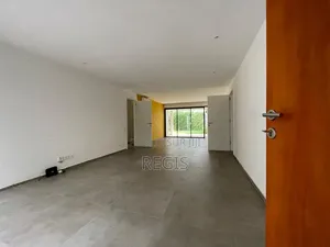 3chbre Villa dans Regis, Cocody à Louer