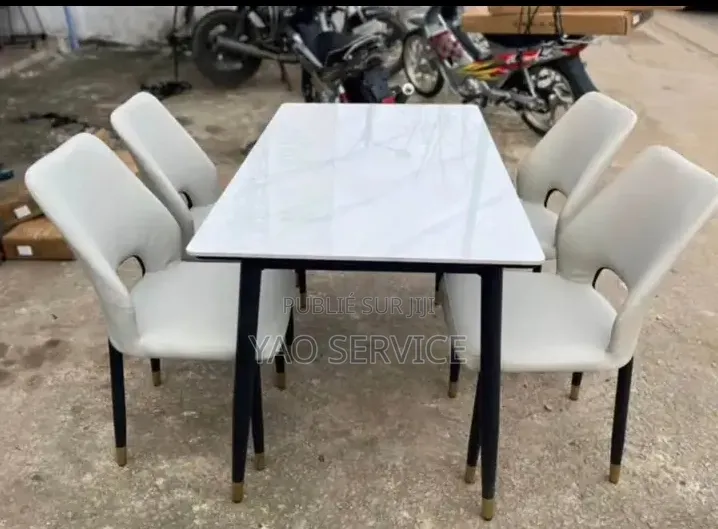 Table À Manger