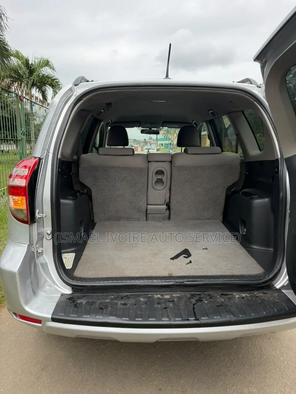 Toyota RAV4 2011 Gris