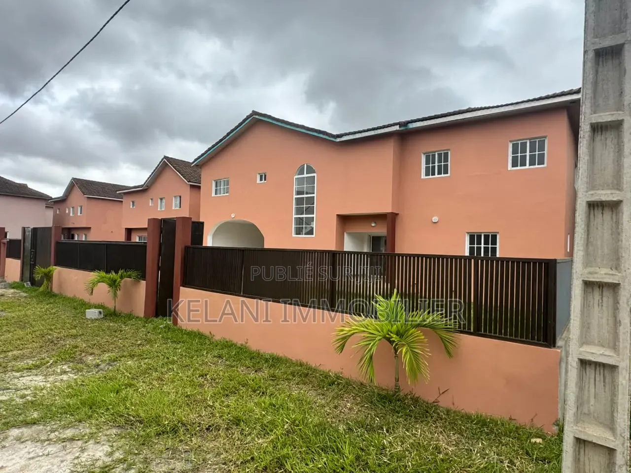 7chbre Duplex dans Kelani Immobilier, Bingerville à Vendre