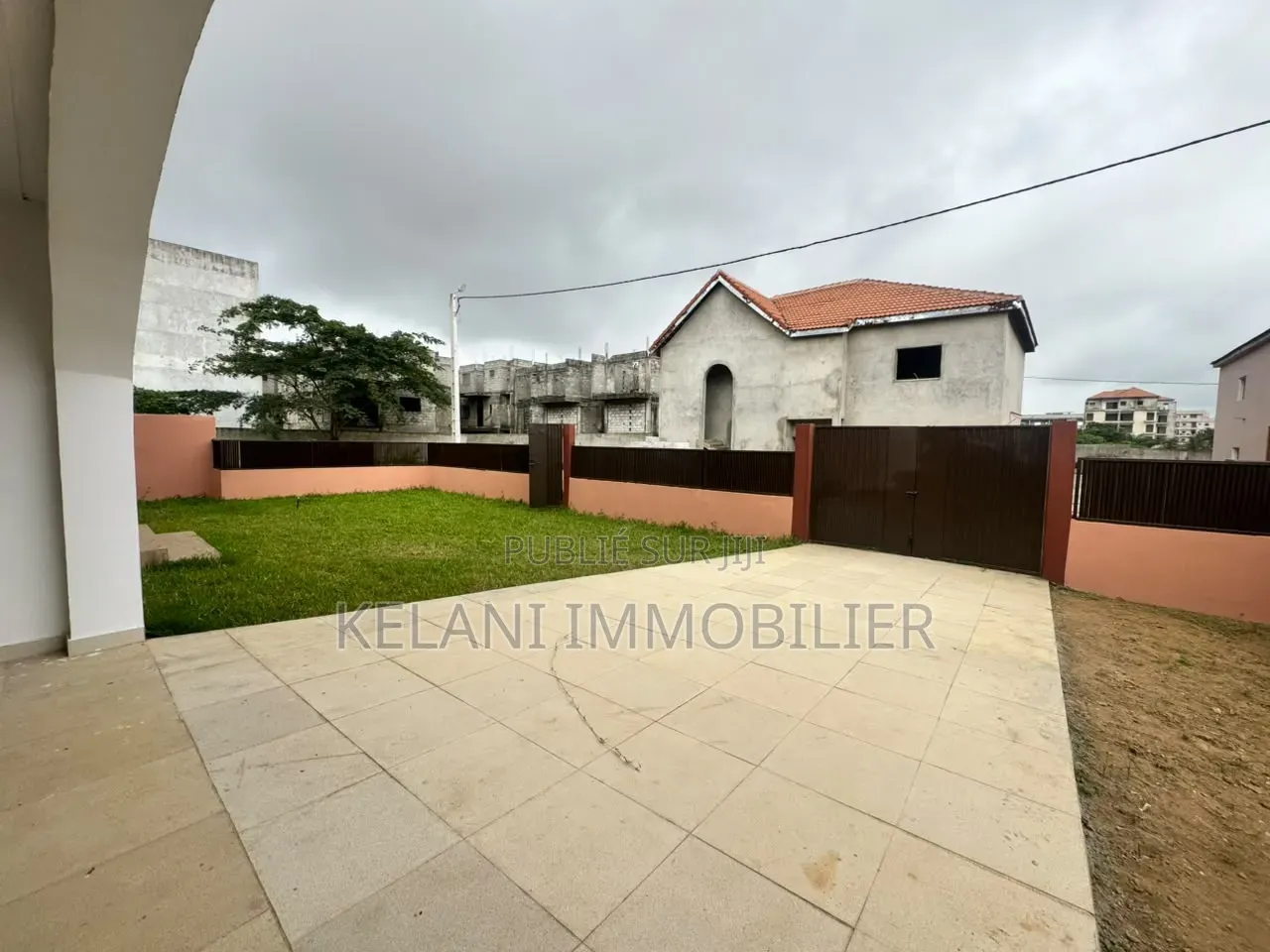 7chbre Duplex dans Kelani Immobilier, Bingerville à Vendre