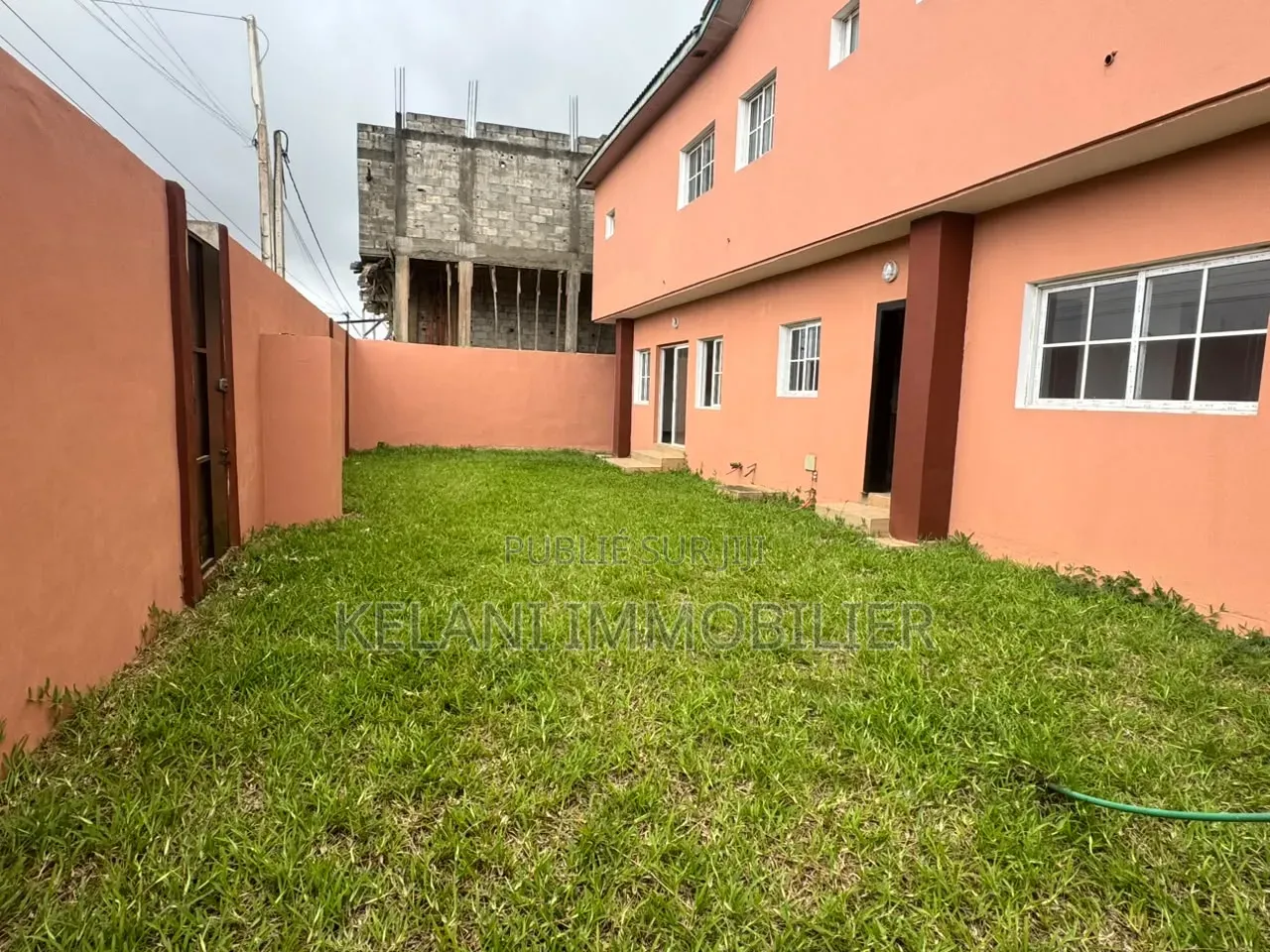 7chbre Duplex dans Kelani Immobilier, Bingerville à Vendre