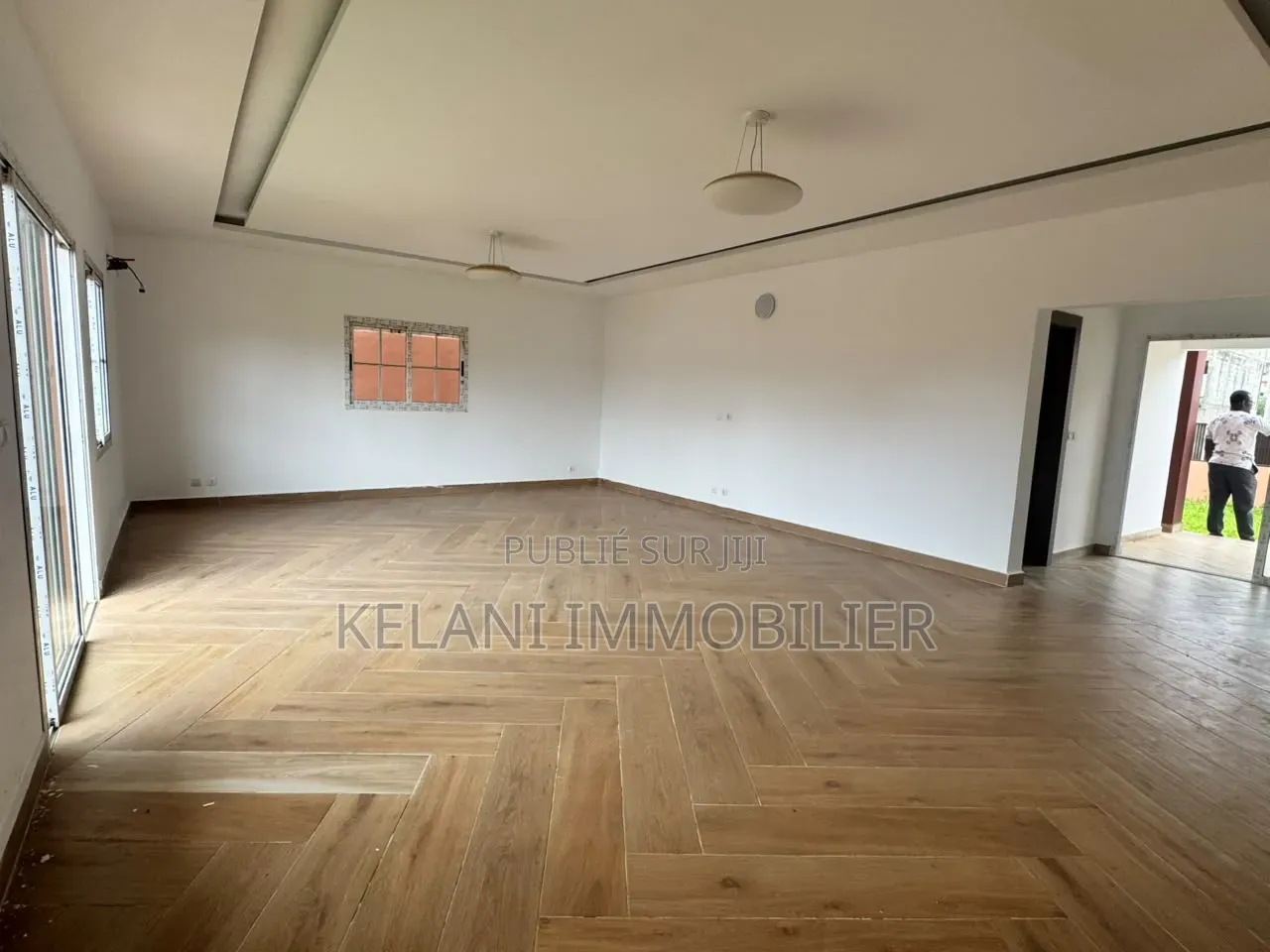 7chbre Duplex dans Kelani Immobilier, Bingerville à Vendre