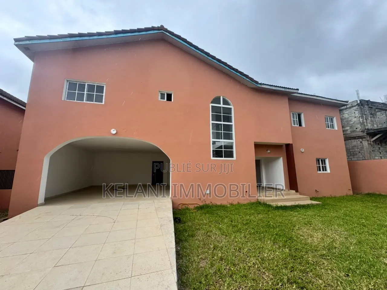 7chbre Duplex dans Kelani Immobilier, Bingerville à Vendre