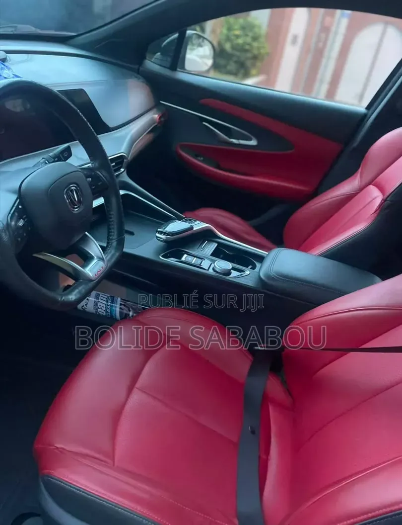 Changan UNI-T 2.0 FWD 2022 Gris
