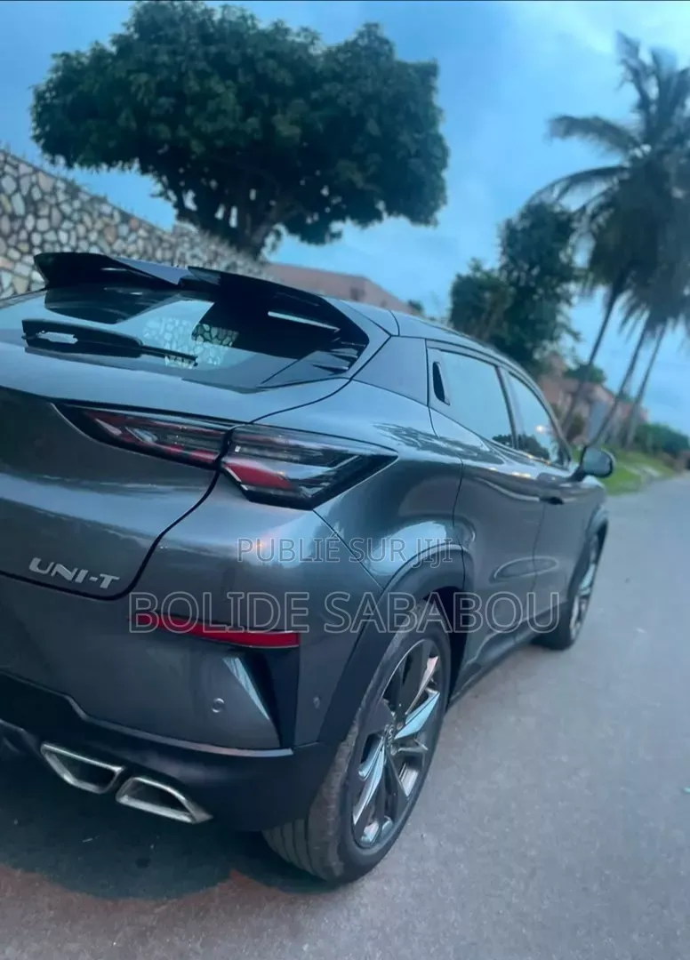 Changan UNI-T 2.0 FWD 2022 Gris
