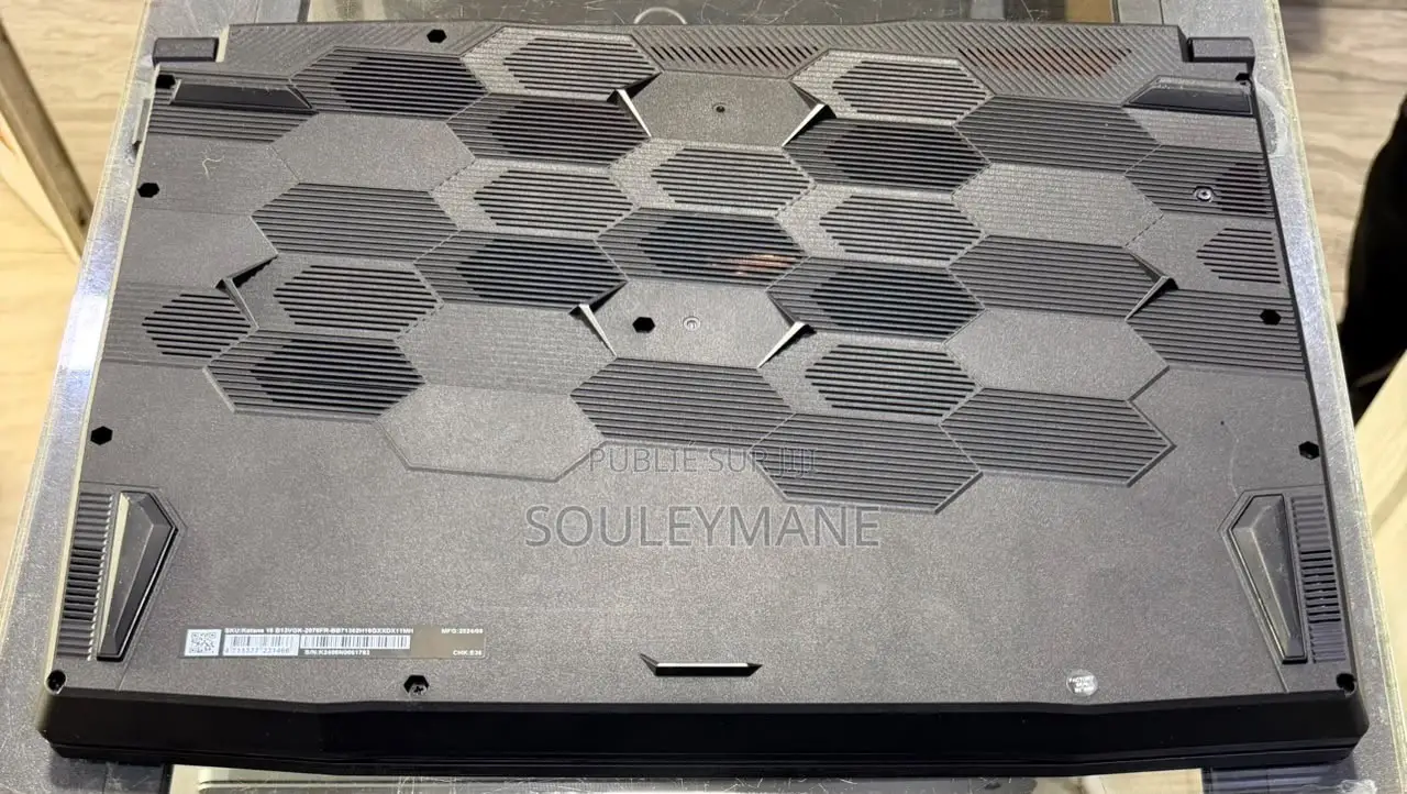 Nouveau Ordinateur portable MSI Katana 15 16GB Intel Core i7 SSD 512GB