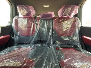 Nouveau Toyota Land Cruiser LC300 2024 Marron