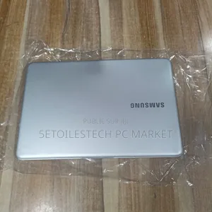 Nouveau Samsung Notebook 9 Pro 16GB Intel Core i7 SSD 256GB