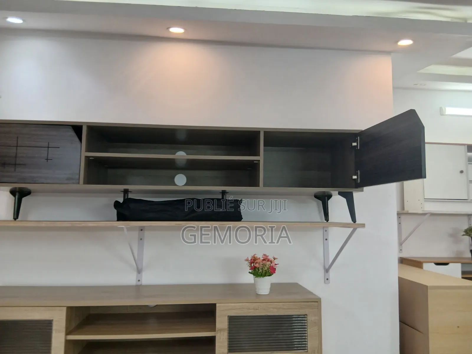 Meuble TV Contemporain Gris Anthracite Motifs Géométriques