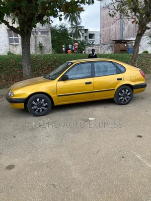 Toyota Corolla 2002 Jaune