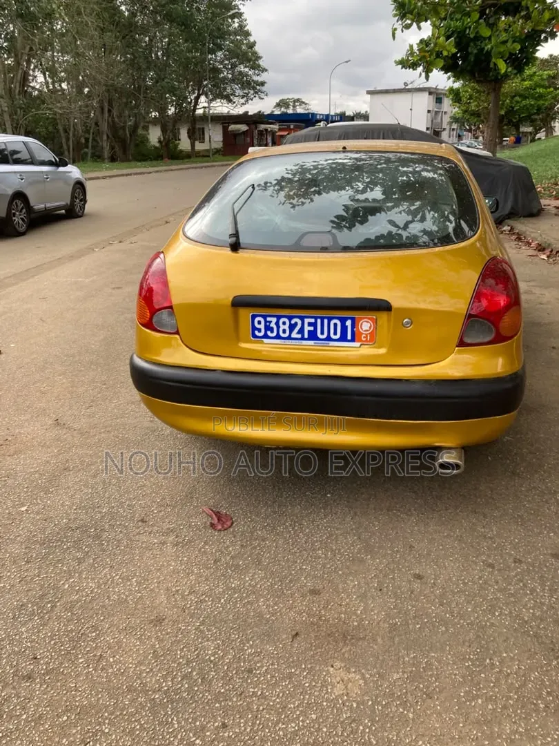Toyota Corolla 2002 Jaune