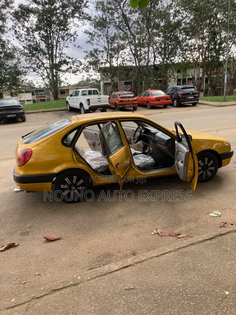 Toyota Corolla 2002 Jaune