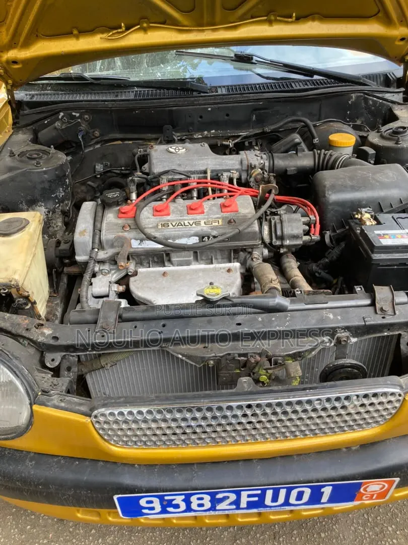 Toyota Corolla 2002 Jaune