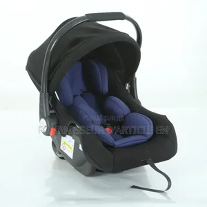 Le Siège Auto Pour Bébé (Adapté Aux Enfants De 0 À 12 Mois).