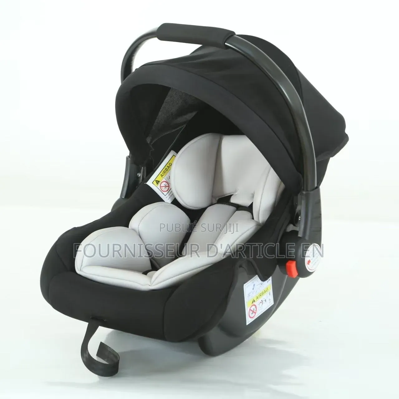 Le Siège Auto Pour Bébé (Adapté Aux Enfants De 0 À 12 Mois).