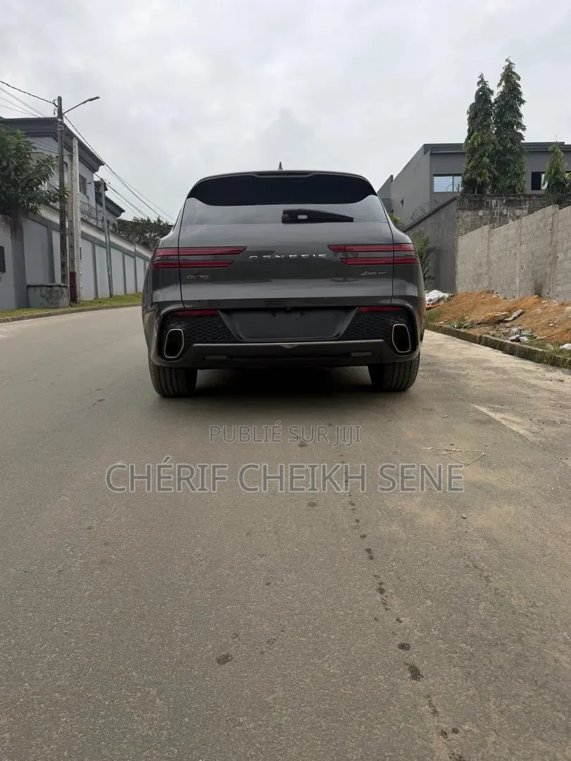 Genesis G70 2025 Gris