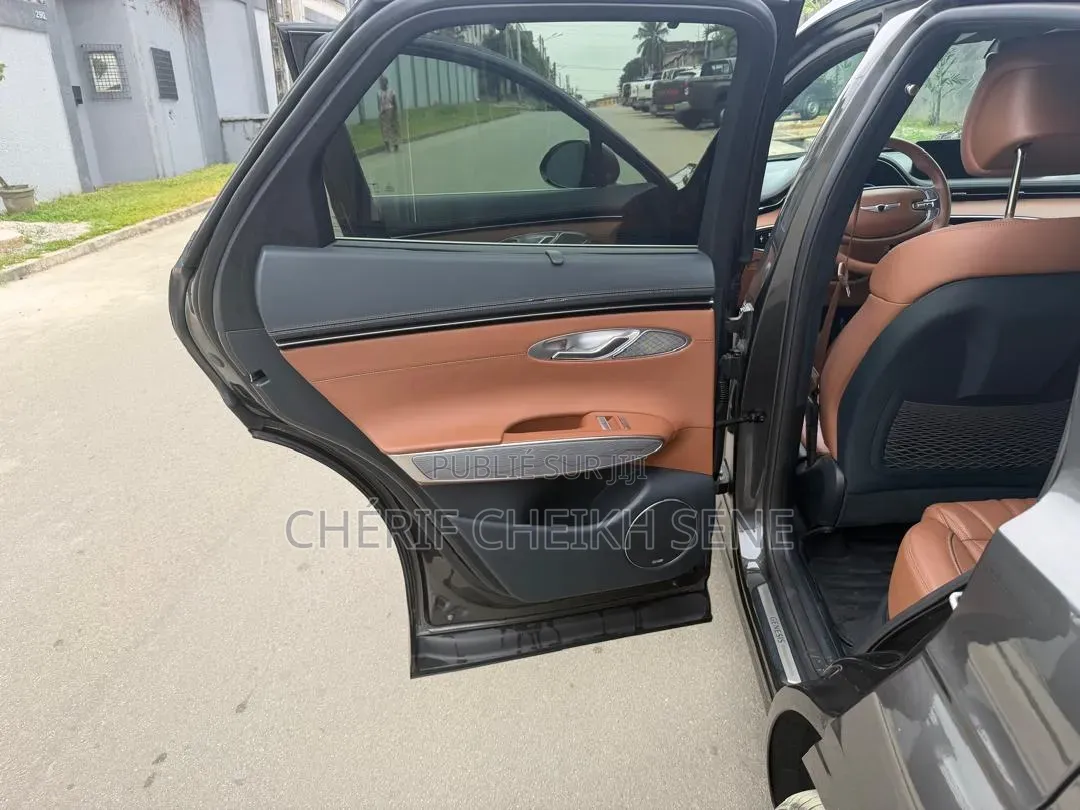 Genesis G70 2025 Gris