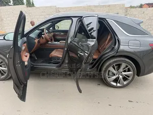 Genesis G70 2025 Gris