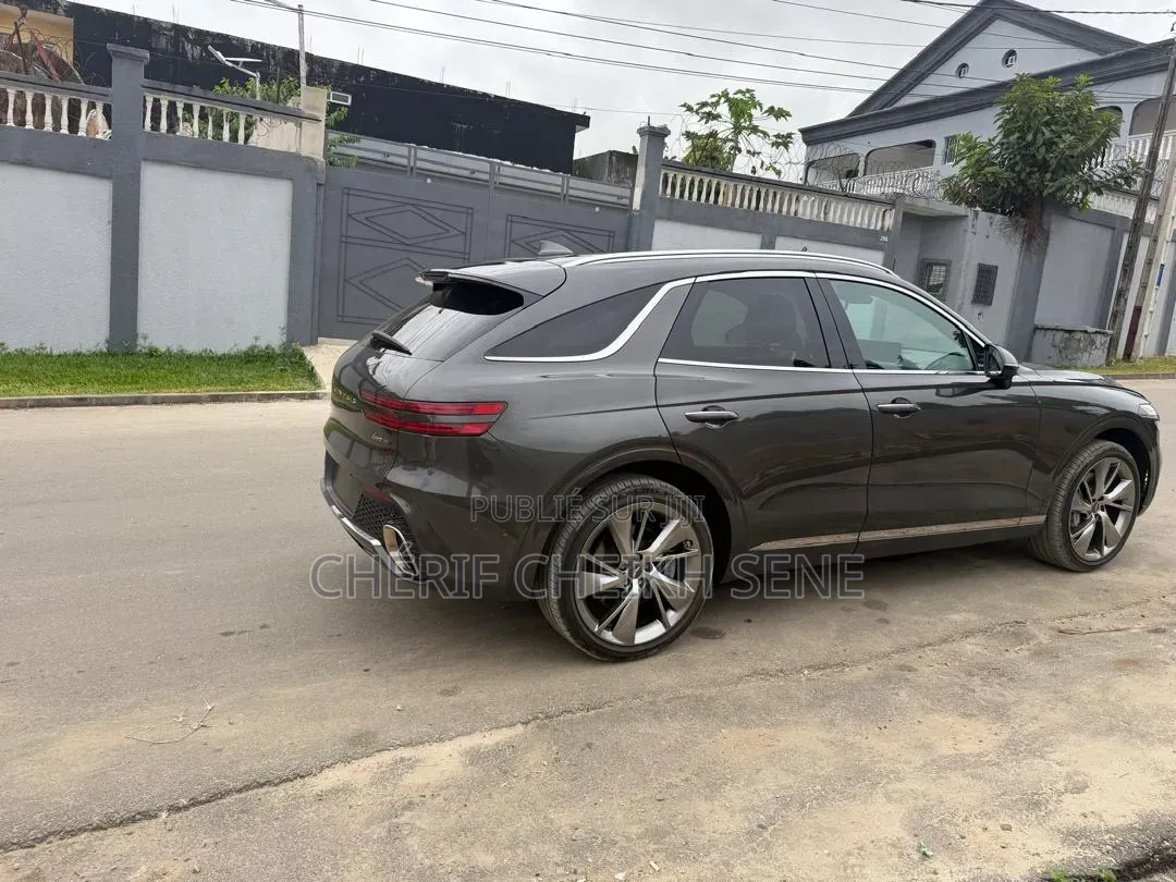 Genesis G70 2025 Gris