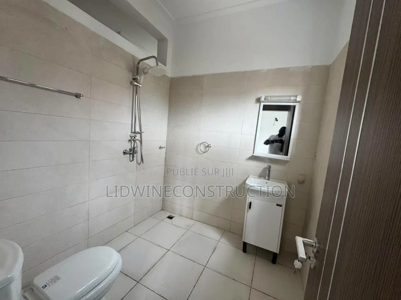 6chbre Duplex dans Ik Immobilier Cote, Cocody à Louer