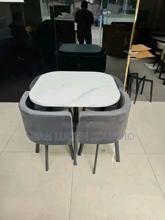 Table À Manger