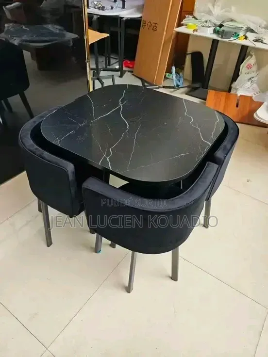 Table À Manger