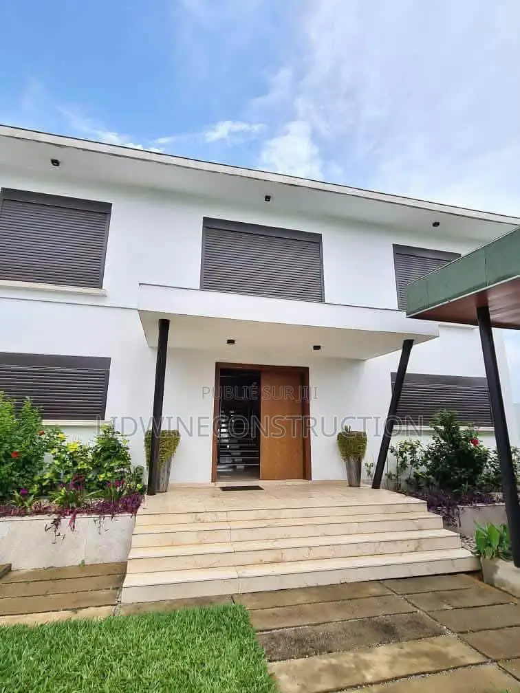 Meublé 4chbre Villa dans Ik Immobilier Cote, Cocody à Louer