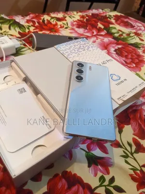 Nouveau Tecno Camon 40 Pro 4G 256 GB Bleu
