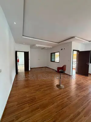 4chbre Villa dans Massa Immobilier, Cocody à Louer