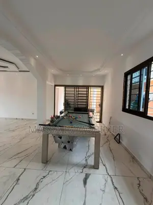 4chbre Villa dans Massa Immobilier, Cocody à Louer