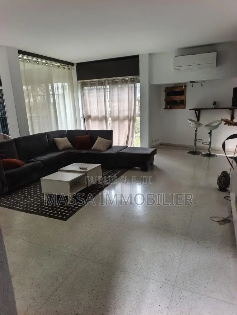 Meublé 2chbre Appartement dans Massa Immobilier, Cocody à Louer