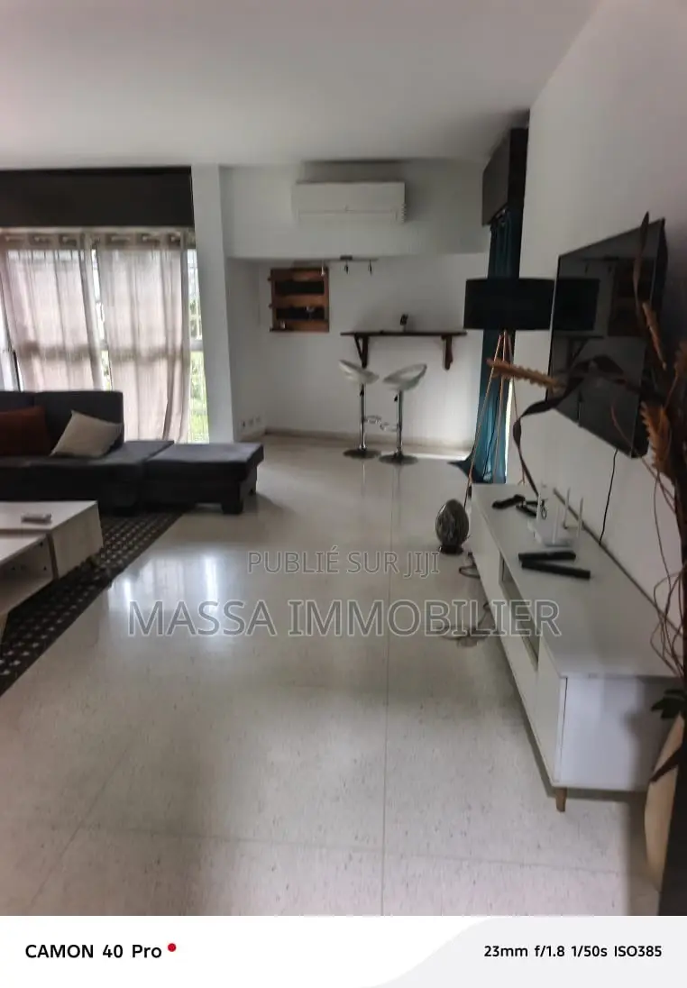 Meublé 2chbre Appartement dans Massa Immobilier, Cocody à Louer