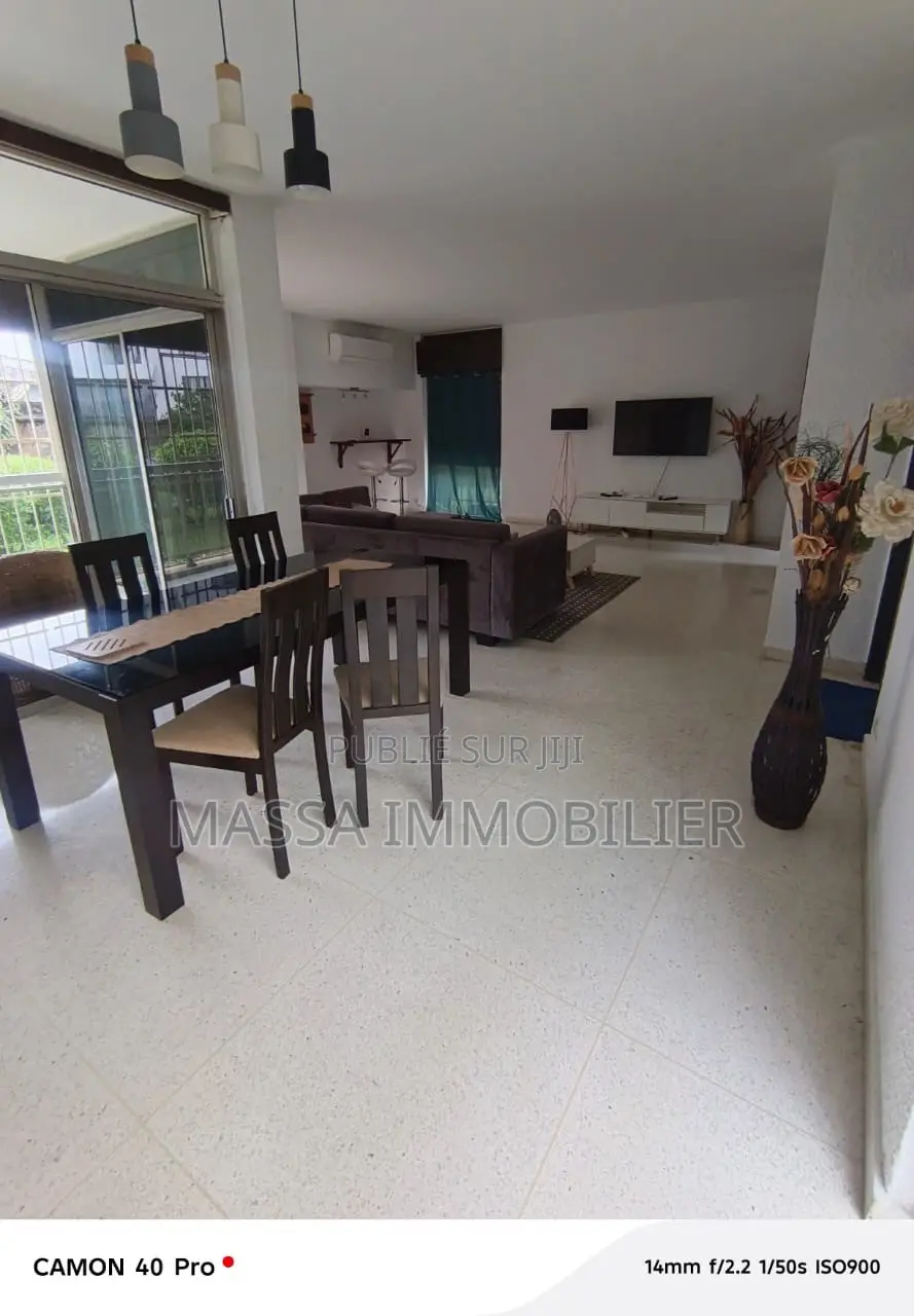 Meublé 2chbre Appartement dans Massa Immobilier, Cocody à Louer