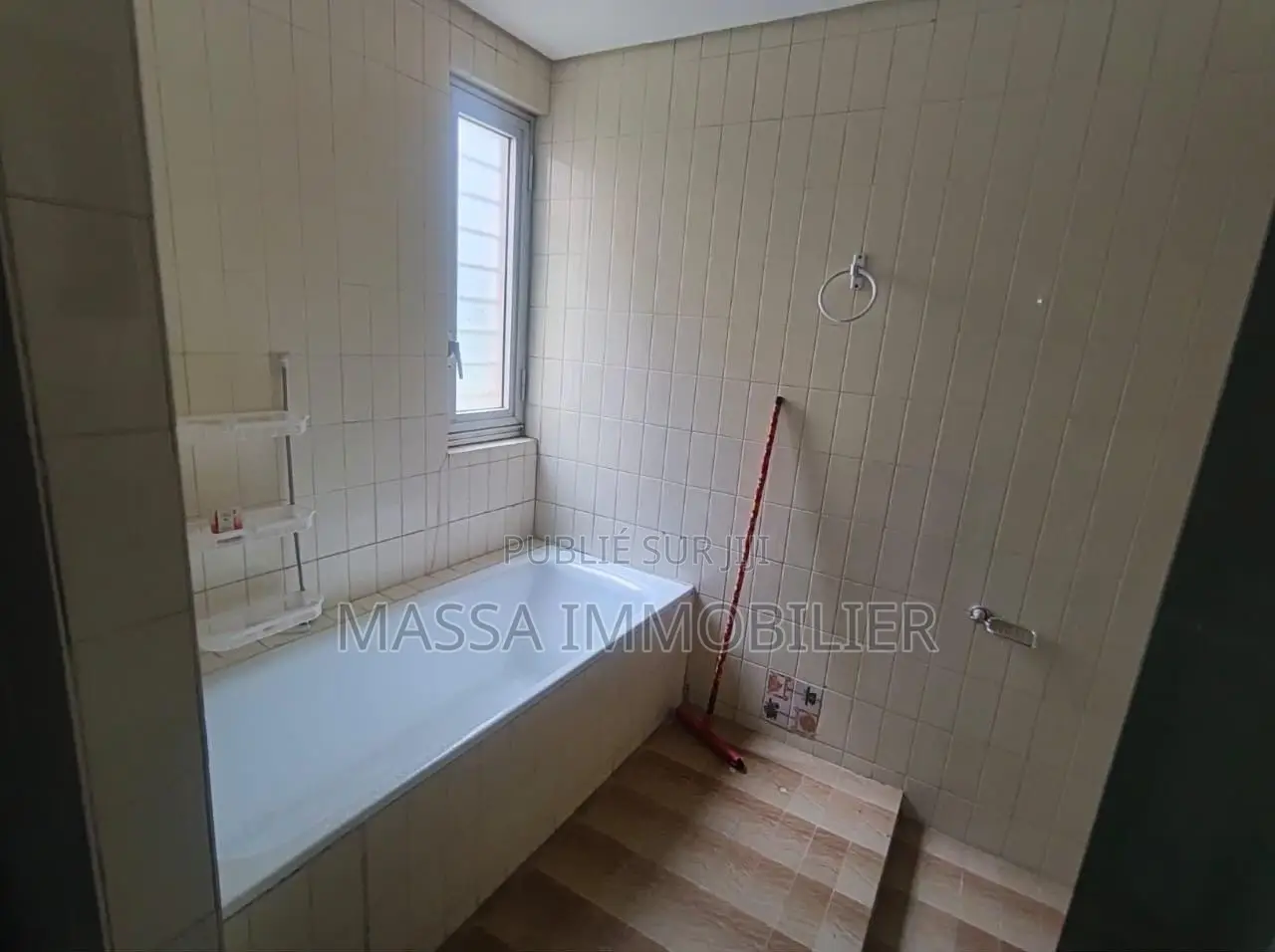 Meublé 2chbre Appartement dans Massa Immobilier, Cocody à Louer