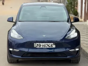 Tesla Model Y 2023 Bleu