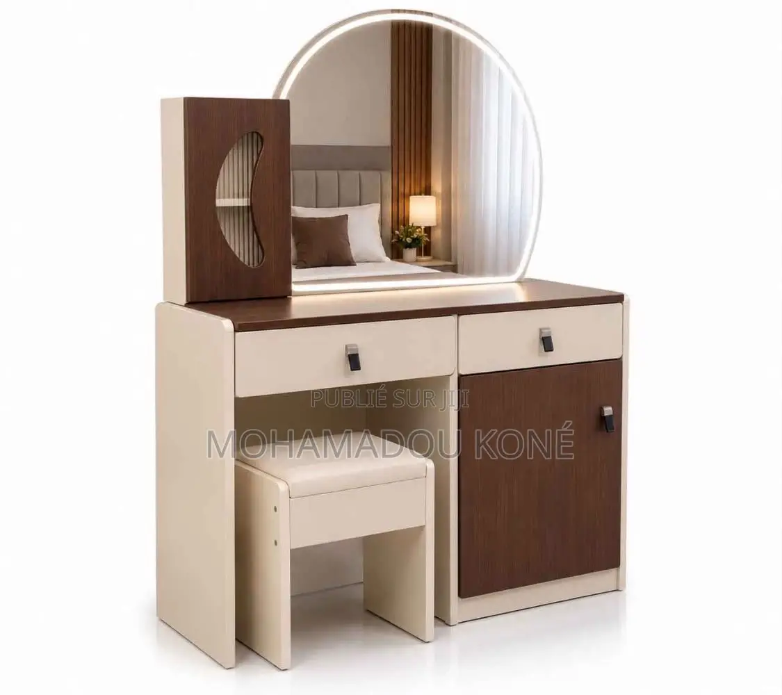 Coiffeuse Disponible