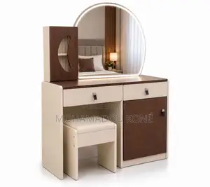 Coiffeuse Disponible