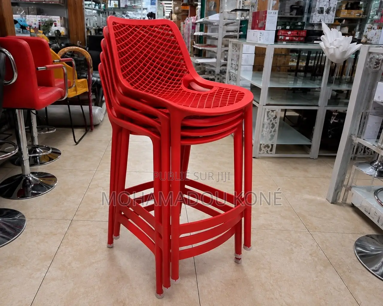 Chaise Disponible