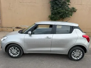 Suzuki Swift 2020 Gris