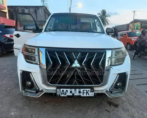 Mitsubishi Pajero 2017 Blanc