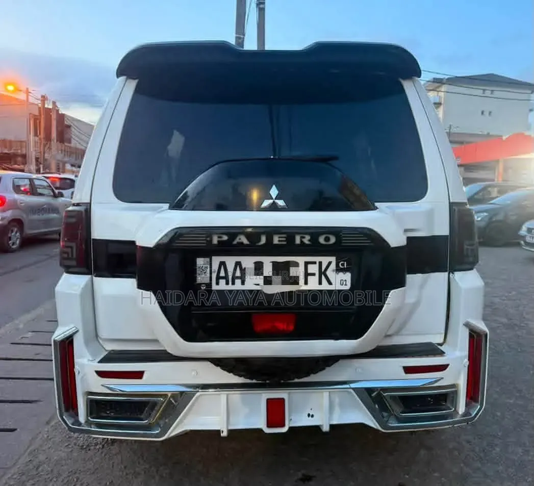 Mitsubishi Pajero 2017 Blanc