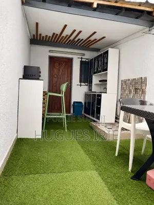 Meublé 1chbre Chambre et salon dans Cocody à Louer