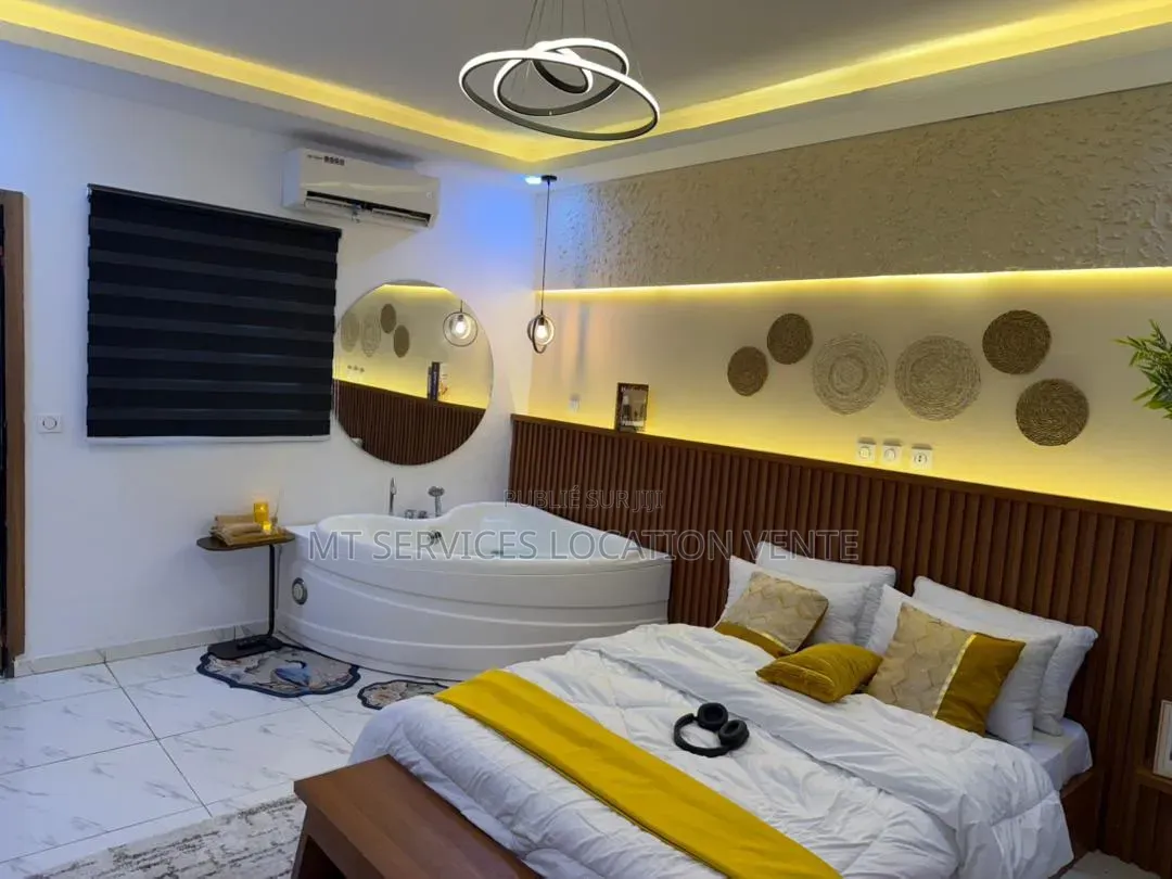 Studio Meublé Avec Jaccuzi À Koumassi
