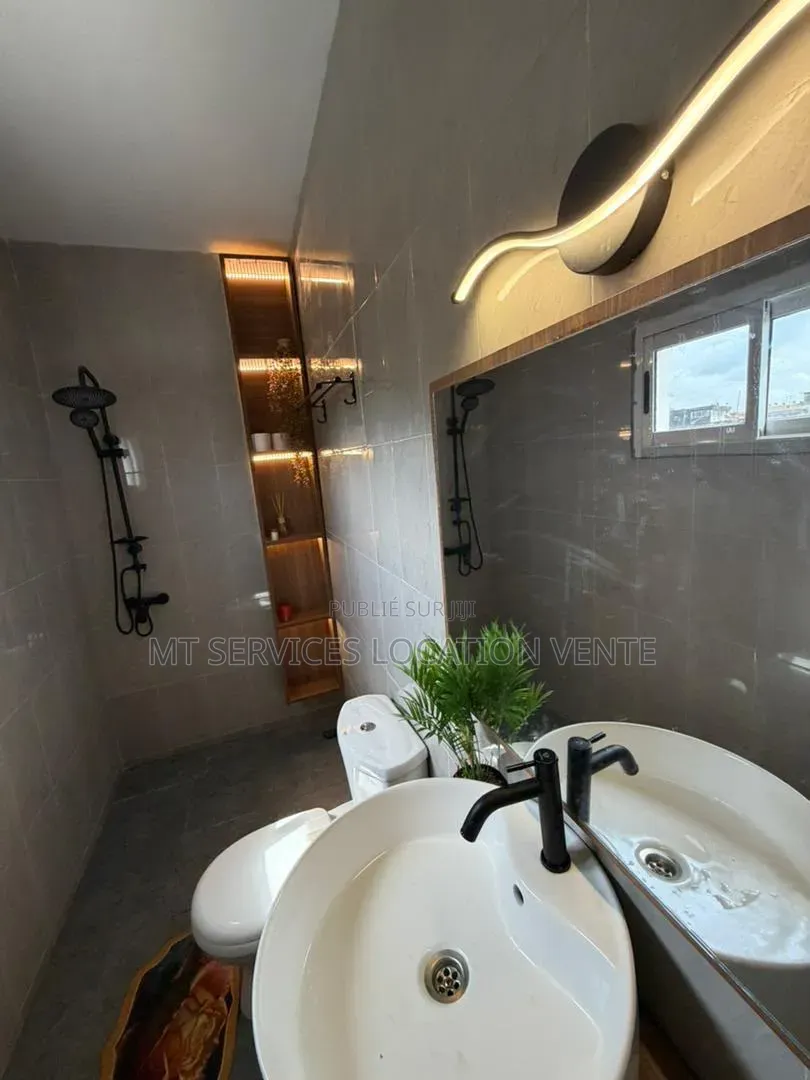 Studio Meublé Avec Jaccuzi À Koumassi