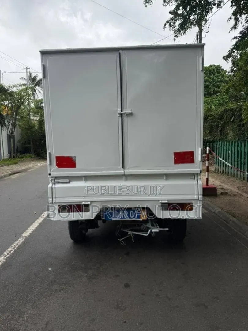 Suzuki Super Carry 2021 Blanc