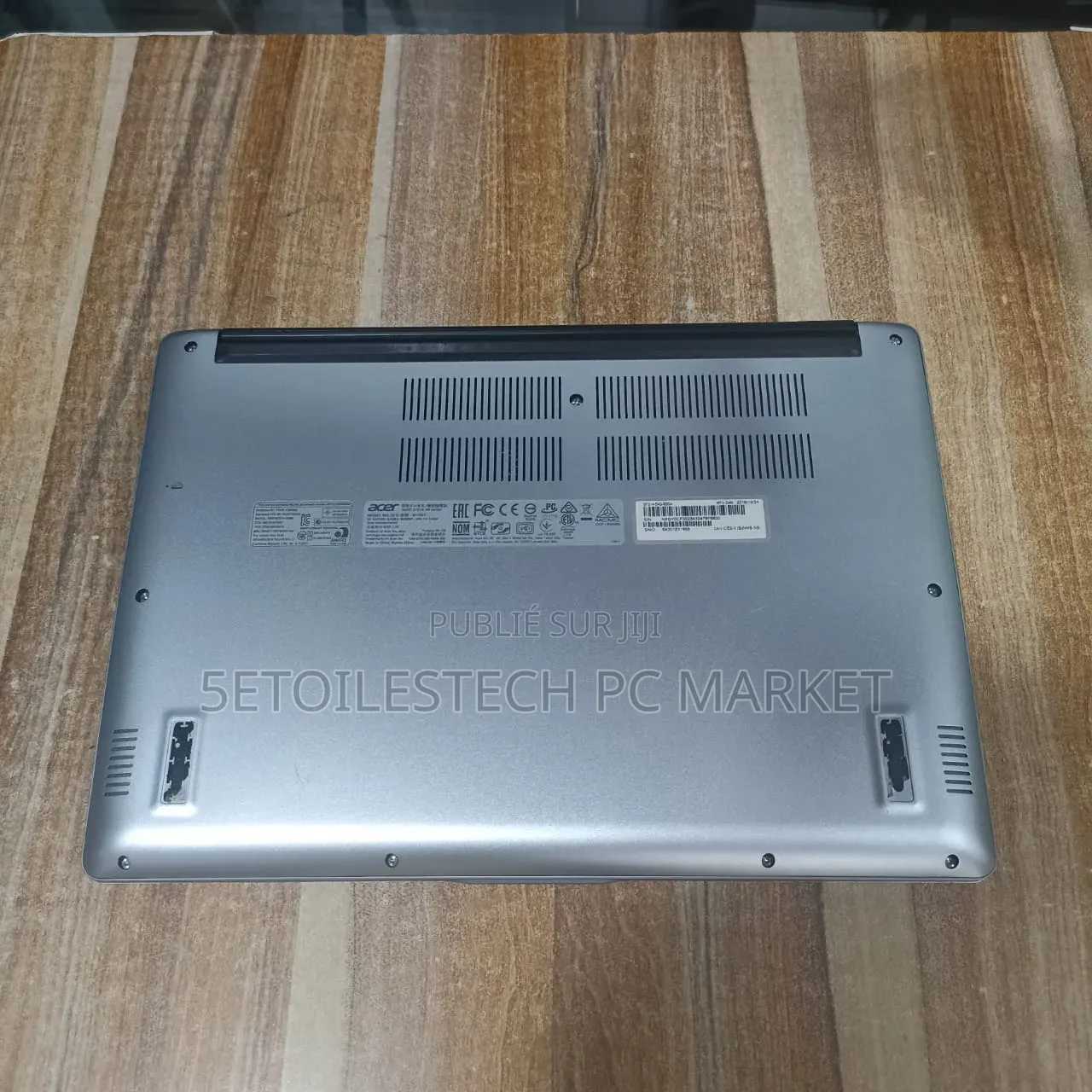 Nouveau Ordinateur portable Acer Swift 8GB Intel Core i7 SSD 256GB