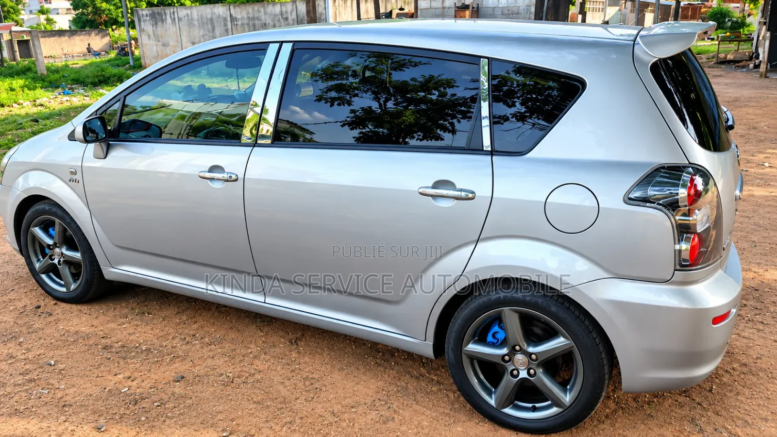 Toyota Verso 2.2 177 hp 2013 Gris