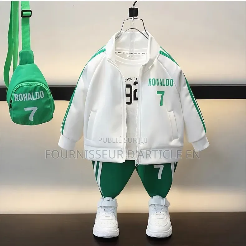 Ensemble Maillot Pour Garçon.
